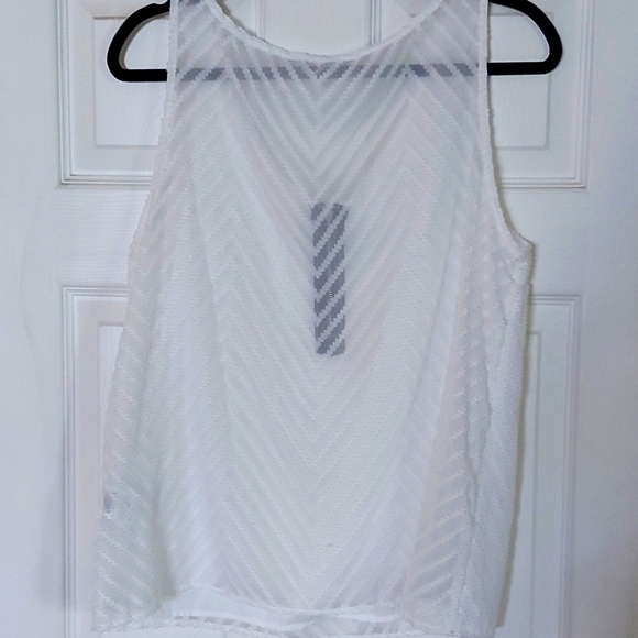 White lace tank top - Picture 3 of 3